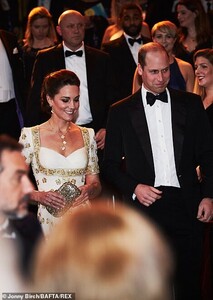 24214066-7948459-Prince_William_and_Kate_could_be_seen_beaming_as_they_arrived_at-a-138_1580676349694.jpg