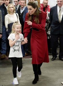 24308186-7964773-A_new_friend_Kate_Middleton_made_such_an_impression_on_a_little_-m-14_1580841843817.jpg