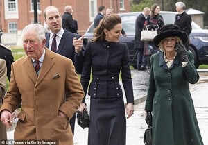 24605446-7991479-Kate_is_clearly_set_on_being_seen_chatting_to_Camilla_here_smili-a-69_1581447907528.thumb.jpg.50c206d4332f1f59c3747684da82147f.jpg
