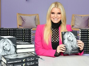 25065844-8033109-Read_all_about_it_Her_candid_book_which_came_out_earlier_this_mo-m-36_1582405546560.jpg