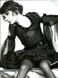 ARCHIVIO - Vogue Italia (April 2008) - Audrey Tautou - 006.jpg