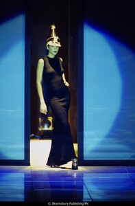 273682609_versace-fw-1993(30).thumb.jpg.80009d0b4f3d801b84a5396c978dd675.jpg