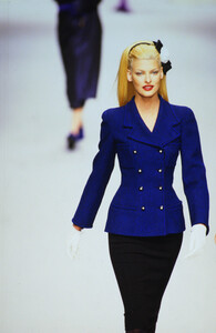 286969314_chanel-fw-1995(8).thumb.jpg.5db2a31d4cbdf15de90c46511589ee9c.jpg