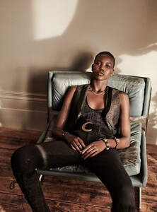 299060864_SundayStyleUK2019-03.thumb.jpg.7e819482bad7a69b02d960fff85cad7a.jpg