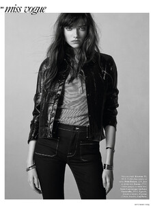 3-GRACE_HARTZEL_VOGUE_PARIS_SEPTEMBER_2019_CHRISTIAN_MACDONALD-260.thumb.jpg.d3de2bb20d4e57a7b93a6567606cbd71.jpg