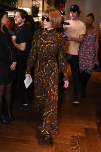 Anna+Wintour+IMG+NYFW+Shows+2020+Partners+nmMD-ii9aNjx.jpg