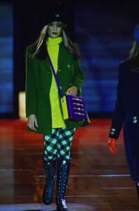 32788914_versace-fw-1993(9).thumb.jpg.f52025134e3d136223f5ff4416d958b4.jpg