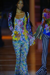 330097201_versace-ss-1993(2).thumb.jpg.f30927d182a0282c574e1b97769e8314.jpg
