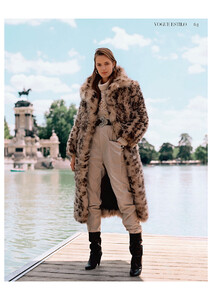 4-ESTHER_HEESCH_VOGUE_SPAIN_AW19_ANYA_HOLDSTOCK.thumb.jpg.22a1f80ef7425b2db3f0ad69e7bb1db8.jpg