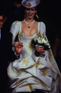 40355070_ysl-hc-ss-1997(16).thumb.jpg.54fa22282d55c404626748d7b1a20457.jpg