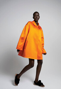406330560_VogueUSFeb20203.thumb.jpg.5e2b113f4aae1de8592463e76385da8c.jpg