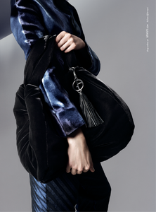 410863535_Mert__Marcus_Giorgio_Armani_Fall_Winter_19_20_07.thumb.png.58cec00bc622412440d40913ecc0d573.png