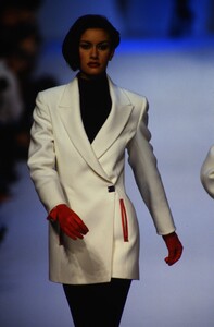 416965170_claude-montana-fw-1992(9).thumb.jpg.7db50e33d8d8214b5284b40984ee228b.jpg