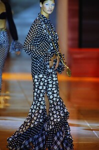 418066495_versace-ss-1993(7).thumb.jpg.0e98add0cd1870e87470fc61f1ec3917.jpg