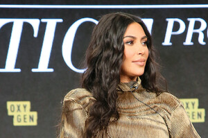 Kim+Kardashian+2020+Winter+TCA+Tour+Day+12+H2_0e7hZhy7x.jpg