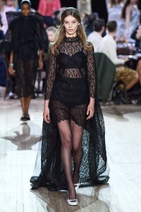 Ondria Hardin Marc Jacobs Fall 2020 RTW NYFW 1.jpg