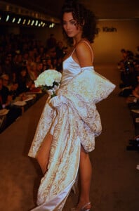 474025179_calvin-klein(3).thumb.jpg.fb2be654251d18a211fb0d2ac924c4a0.jpg