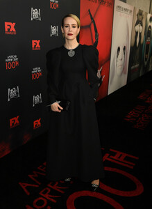 Sarah+Paulson+FX+American+Horror+Story+100th+Yaj06Egl4w_x.jpg