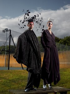 489973086_UKVogueDecember20197.thumb.jpg.b5934cd29e7c4ff21b80bd2152d43a32.jpg