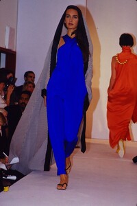 497302093_isaac-mizrahi-ss-1989(4).thumb.jpg.67ac1ae13099385281a82b2e7c161409.jpg