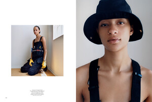 5-SELENA_FORREST_MORE_OR_LESS_003_2019_ZOE_GHERTNER.thumb.jpg.4f9ded6308897711299e7cf61c52edba.jpg