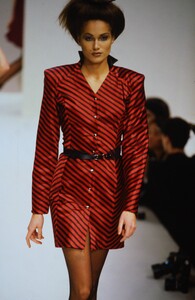 51049551_veronique-leroy-fw-1995(4).thumb.jpg.0a4ed958baa577d40f3baec1f93fcaf2.jpg