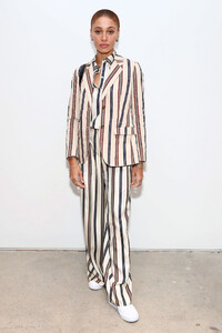 Adwoa+Aboah+Tory+Burch+Fall+Winter+2020+Fashion+JJvnbbCabsGx.jpg