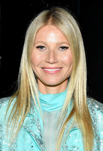 Gwyneth+Paltrow+2020+Writers+Guild+Awards+6i_Kmd0gzAWx.jpg