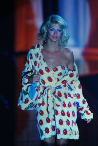 versace-ss-1995 (36).jpg