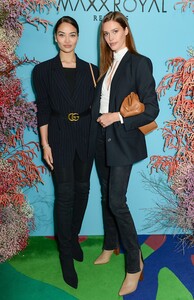 569833426_vogue-london-fashion-week-2020-eventi(27).thumb.JPG.fca2316c087c0bb8d4c5f31d9d17bdfc.JPG