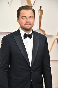 Leonardo+DiCaprio+92nd+Annual+Academy+Awards+m1_VYKMeMLXx.jpg