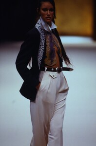 608204778_rifat-ozbek-ss-1993(11).thumb.jpg.199aa25b4729cc7dc37ac08d6469142b.jpg