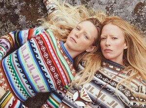 667439551_VogueParisNovember2019013.thumb.jpg.6428cce0e7347a5a6bd91364cb6f8a9c.jpg