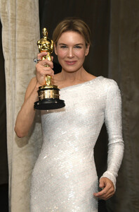 669860272_ReneeZellweger92ndAnnualAcademyAwards4WOj2VPCsRGx.thumb.jpg.7a5e4abc439b10682190671ecc900b96.jpg