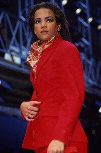 670324316_alaia-fw-1989(6).thumb.jpg.88059ea9d17f1d029f21632a552ba84b.jpg