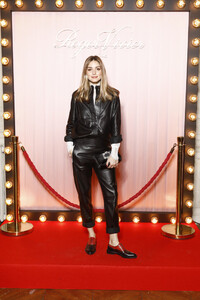 Olivia+Palermo+Roger+Vivier+Photocall+Paris+vyRCZKJ-hcNx.jpg