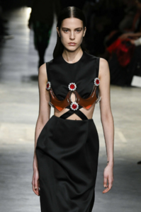 702924227_ChristopherKane(4).thumb.png.0323b8dcd30b1928fbfc427fe78df39b.png