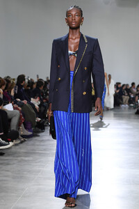 711321928_SchiaparelliRunwayParisFashionWeekHauteOrSxCEyud7ox.thumb.jpg.74a51a9d384d02c88f98547693e571e2.jpg