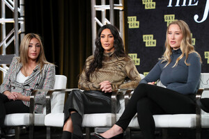 Kim+Kardashian+2020+Winter+TCA+Tour+Day+12+ZZq-n2Cyf_Ux.jpg