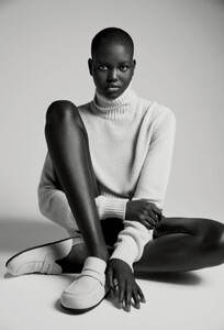 799470519_VogueUSFeb20201.thumb.jpg.f5c1fbe0ab3cc1cf52683d4bf8439498.jpg