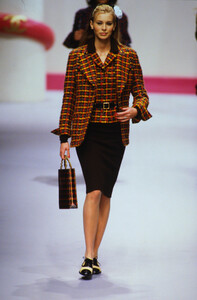 801414704_chanel-fw-1995(1).thumb.jpg.277cad7aeb1b5e2a3519fe19ad44fc48.jpg