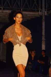 806840485_alaia-ss-1988(7).thumb.jpg.a0f308aeefc99b05897bb859f4af37ec.jpg