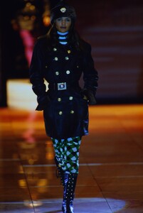 824588025_versace-fw-1993(4).thumb.jpg.0e66139d746ea826e73b1d35a10a69c2.jpg