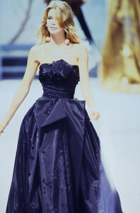 831606505_chanel-hc-fw-1991(11).thumb.jpg.9baa2b5f2366d6cb0c0bb22d97960c28.jpg