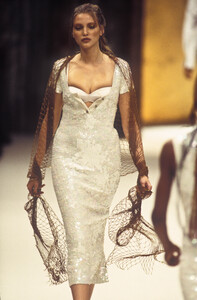 854705811_RifatOzbek1993WomenRTW41.thumb.jpg.34451ed819031ab56a26b8f9c6618eac.jpg