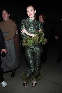 856928304_KarenElsonAnnaSuiFrontRowFebruary2020NrGjPb2fyG2x.thumb.jpg.b329aaa5166980912e19d6406fc7b4b5.jpg