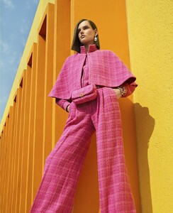 857907374_BazaarUSSeptember20197.thumb.jpg.f1f1490e9a6882239e88f0b988d47d0e.jpg