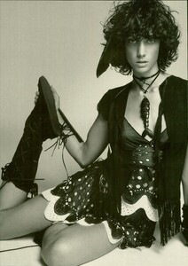 ARCHIVIO - Vogue Italia (May 2004) - An Exotic Touch - 005.jpg