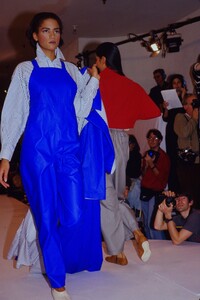 890369606_isaac-mizrahi-ss-1989(12).thumb.jpg.ec6203c4d7ebf5e2f71d653bef235f92.jpg