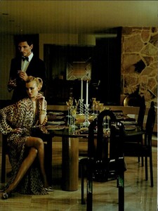 ARCHIVIO - Vogue Italia (December 2007) - Chic And Ravishing - 015.jpg